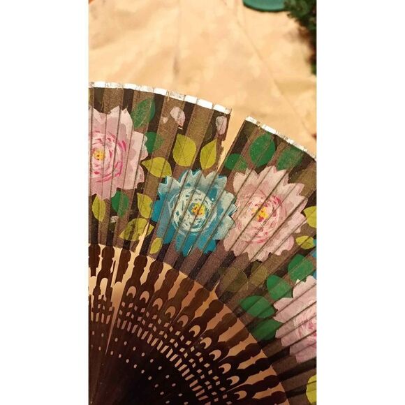 Vintage rose wood and silk Oriental hand fan in fair condition still useable but - Picture 7 of 15
